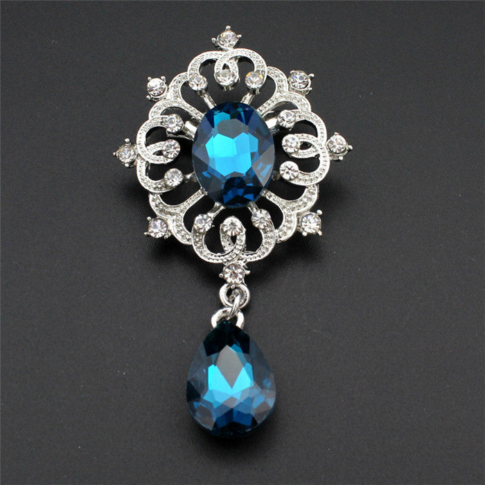 Autumn Winter New Fashion Retro Crystal Pendant  Alloy Plating Brooch New Fashion Women Christmas Gift 8 Style