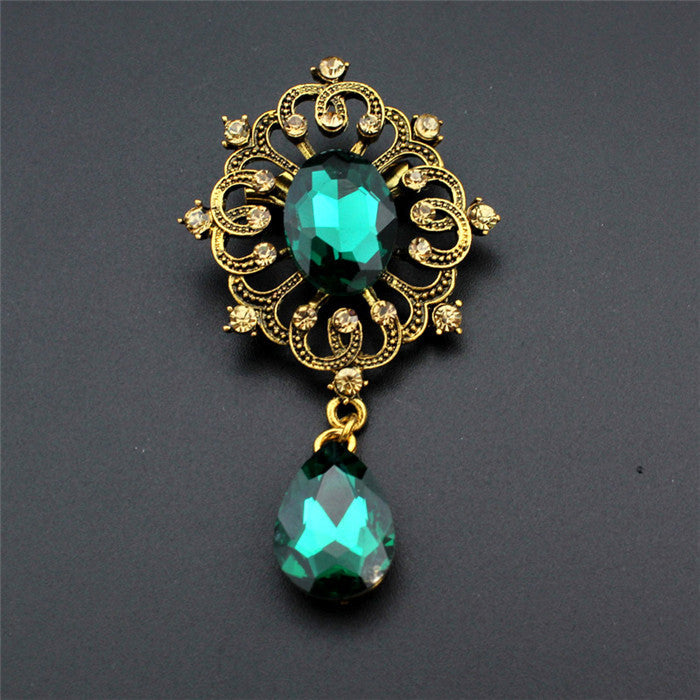Autumn Winter New Fashion Retro Crystal Pendant  Alloy Plating Brooch New Fashion Women Christmas Gift 8 Style